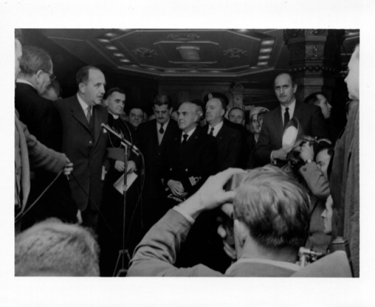 Hungarian refugees arriving on SS Arosa Sun in Quebec, December 8, 1956. Canadian Museum of Immigration at pier 21 (D2014.10.11)