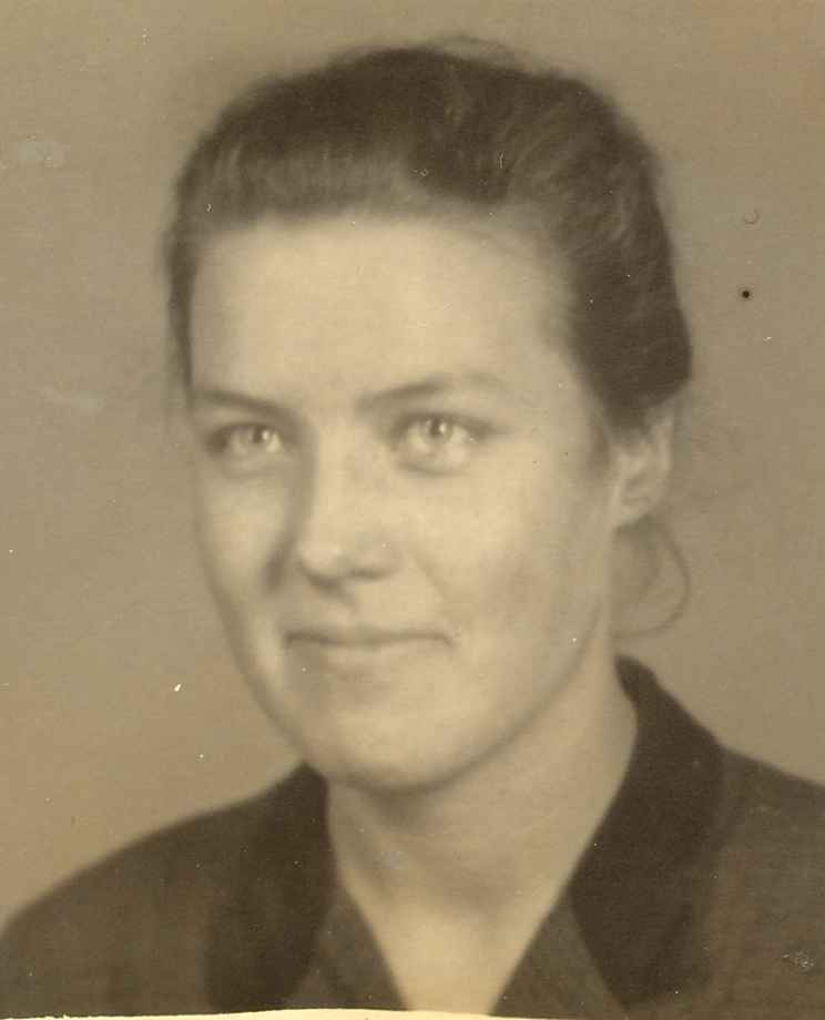 Portrait of a young woman.