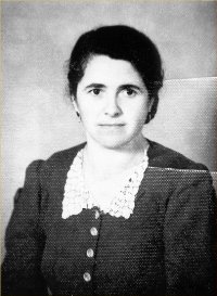 Portrait of Maria as a young woman, dress has frilly collar.